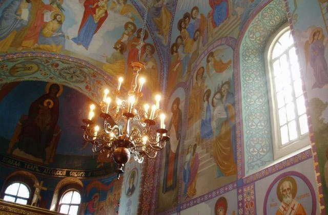 Credinciosii il sarbatoresc duminica pe Sfantul Apostol Andrei, Ocrotitorul Romaniei
