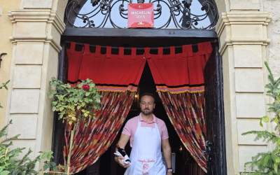 Descoperă experiența unică a...