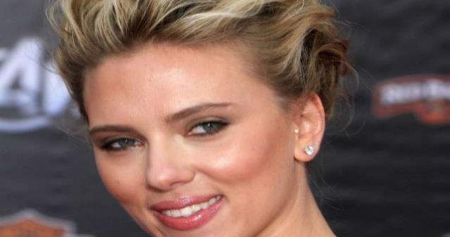 Scarlett Johansson s-a casatorit cu jurnalistul francez Romain Dauriac