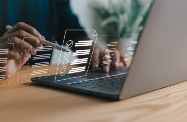 Ce să verifici &icirc;nainte de a amaneta un laptop: sfaturi de la experți