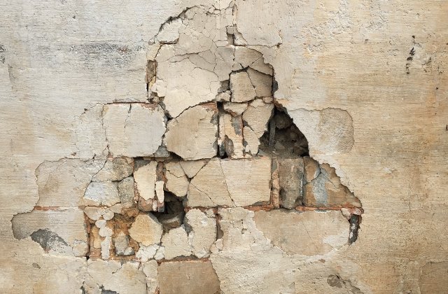 Repararea fisurilor din pereți: ghid pas cu pas