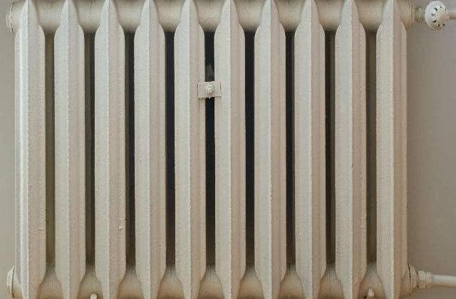 Nicolescu: Garantez cu demisia ca pretul gazelor si energiei termice NU creste la 1 ianuarie