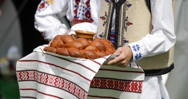 Descoperă tradițiile ascunse ale Moșilor de toamnă!