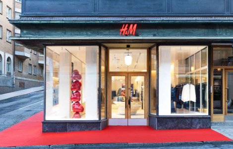 H&M sub lupa autorităților: Ce ascunde concedierea a 500 de angajați?
