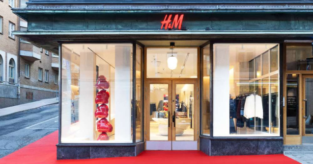 H&M sub lupa autorităților: Ce ascunde concedierea a 500 de angajați?