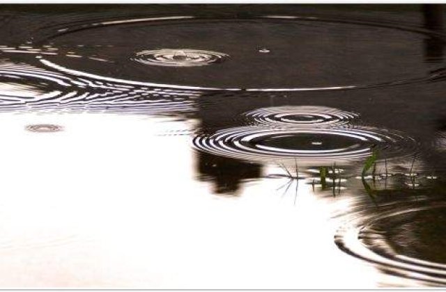 Codul portocaliu de inundatii, extins in zece judete din sud, pana joi