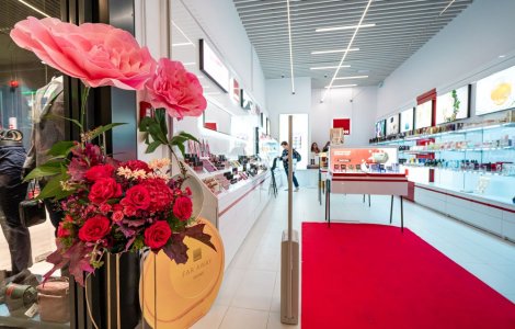 Descoperă surpriza Avon: un nou magazin deschis în România!