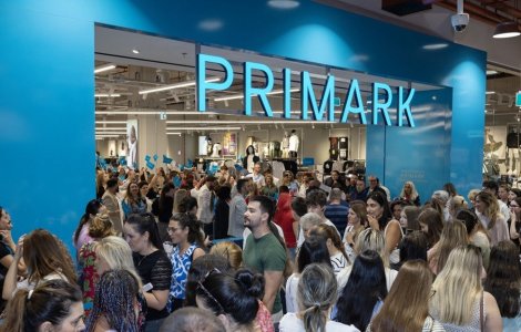 Primark promite reducerea timpului de așteptare la cozi cu 70% prin case self service revoluționare