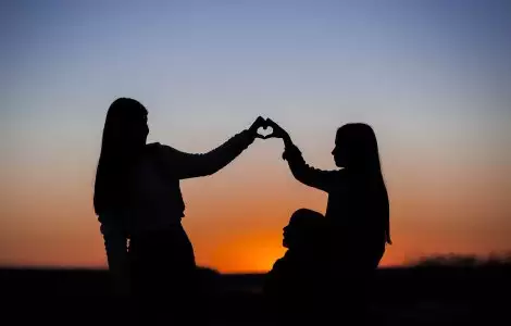 10+ mesaje emoționante pentru cea mai bună prietenă de suflet