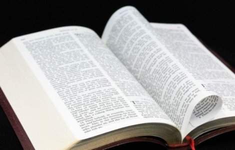 O companie din Ierusalim a realizat cel mai mic exemplar al Noului Testament