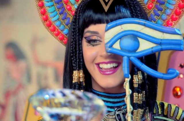 [Video] "Dark Horse", cel mai in voga videoclip in 2014