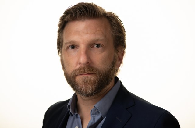 8 din 10 rom&acirc;ni iau decizia de a consuma suplimente alimentare &icirc;n urma recomandării medicului sau farmacistului, iar 5 din 10 se informează online