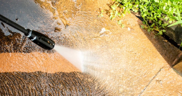 Ce trebuie să știi despre întreținerea pavajului din piatră naturală din curte