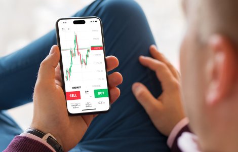 Descoperă cum XTB a redefinit piața financiară din România în ultimii 16 ani