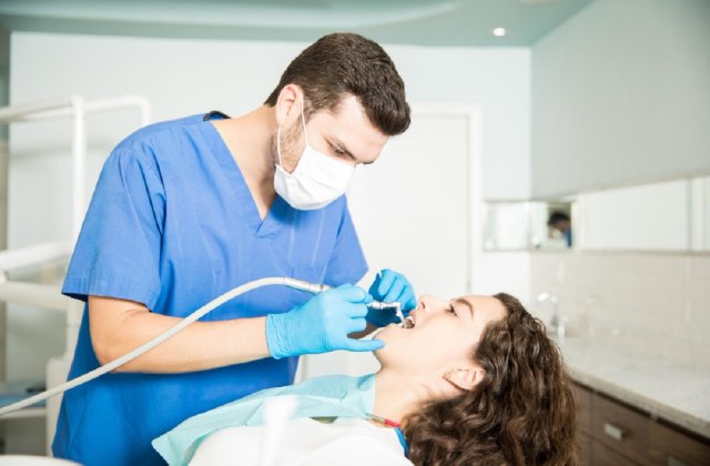 4 lucruri pe care trebuie să le faci &icirc;nainte de tratamentul cu aparat dentar