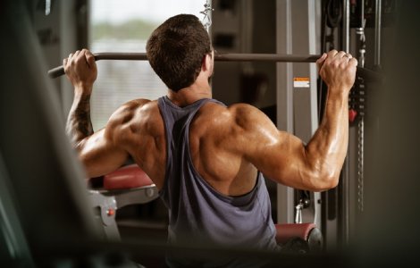 Cum alegi un echipament de forță pentru antrenamentele la domiciliu