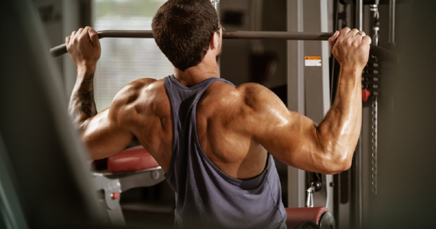 Cum alegi un echipament de forță pentru antrenamentele la domiciliu