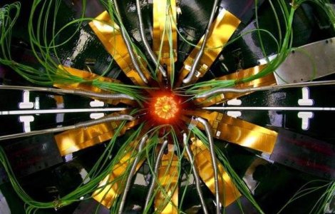 CERN: Acceleratorul de particule de la Geneva va fi repornit in martie