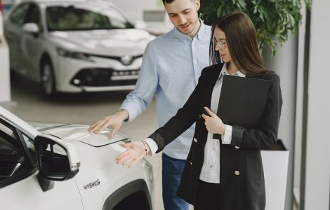 Cum poate un broker auto să te ajute să găsești mașina perfectă