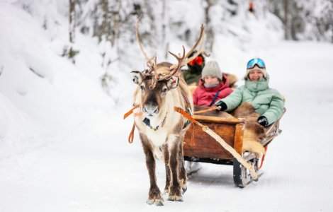 Vacanțe de vis la prețuri de Black Friday: Maldive și Laponia te așteaptă!