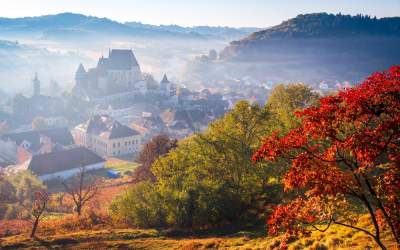 4 obiective turistice de...