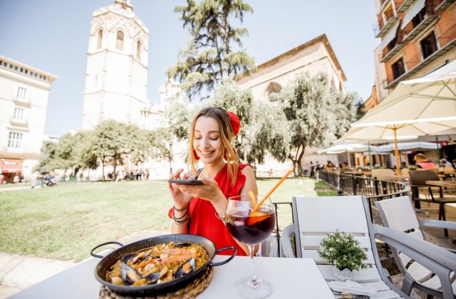 Gastronomia din Valencia: cele mai bune locuri pentru a savura paella și alte delicii locale