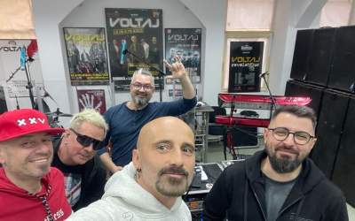 Voltaj lansează o melodie...