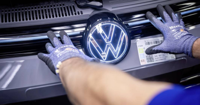 Volkswagen în impas: Grevele blochează 9 fabrici germane