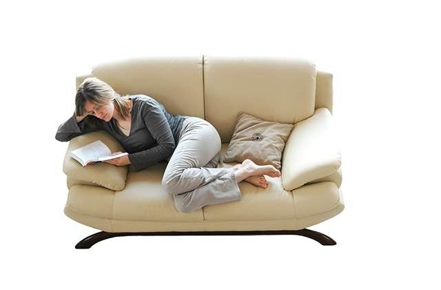 Studiu: SOMNUL, stimulat mai bine de lectura cartilor tiparite