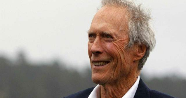 Clint Eastwood este din nou CELIBATAR la varsta de 84 de ani
