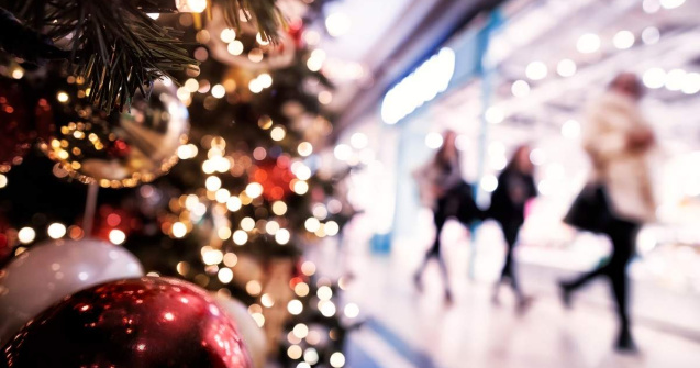 Cum să supraviețuiești Crăciunului în era consumerismului