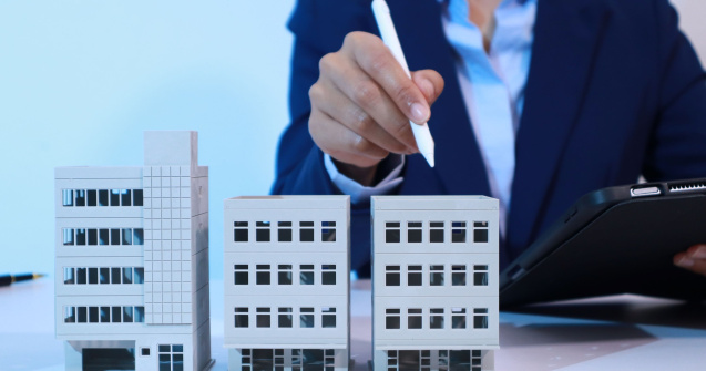 Tranzacții imobiliare record în 2024: Vezi cifrele care au uimit piața!