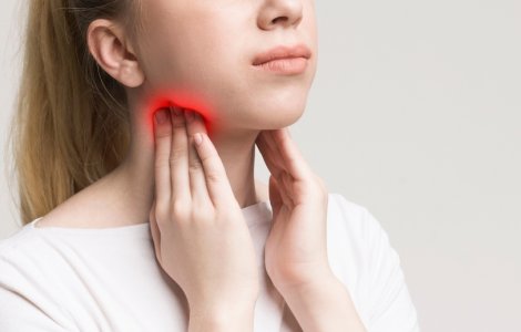 10 semne ca ai probleme cu tiroida - simptome și manifestări care duc la crize de glanda tiroida