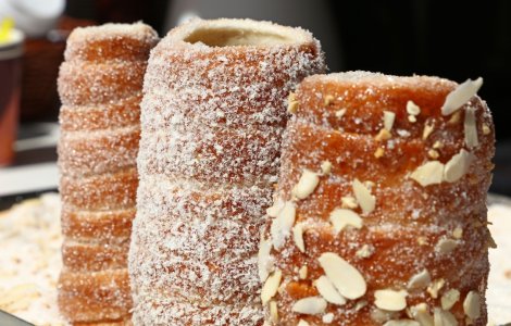 Descoperă secretele ascunse ale kurtos kalacs și legăturile sale surprinzătoare cu deserturi europene!