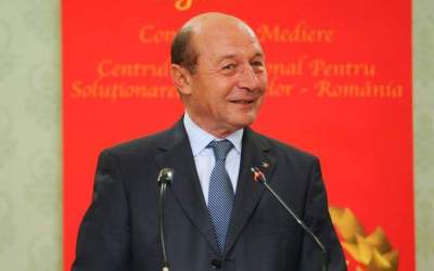 Basescu, invitat sa activeze...
