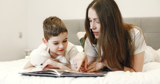 Cum ajută cărțile ilustrate dezvoltarea limbajului copiilor?