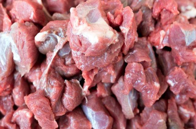 ATENTIE la carnea rosie! Contine o molecula responsabila de aparitia cancerului