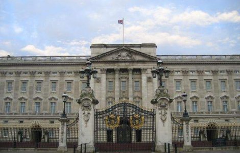 Un membru al familiei regale britanice, acuzat de relatii sexuale cu o minora