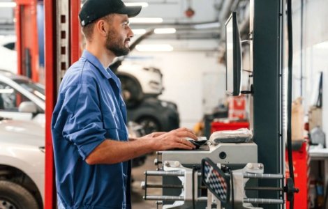 Criza auto: Concedierile s-au dublat, impact major în România