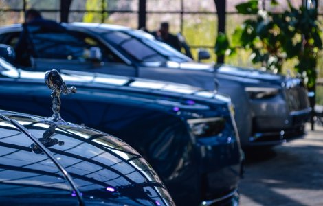Motivul surprinzător pentru care Rolls-Royce a ales România și dorințele ascunse ale românilor bogați față de aceste mașini de lux