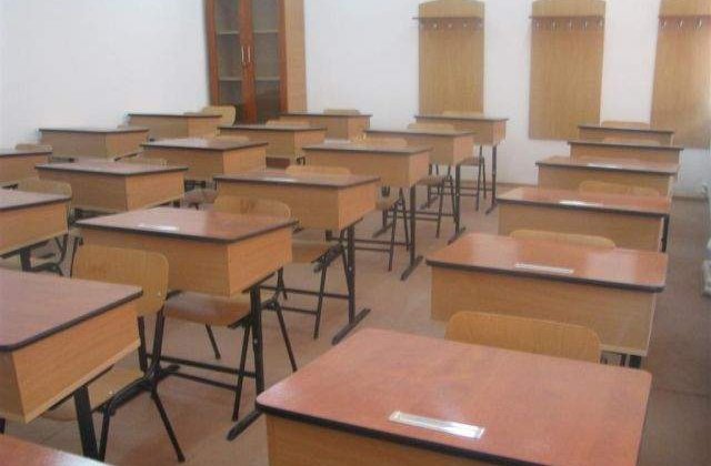 S-a terminat vacanta! Elevii se intorc la scoala luni