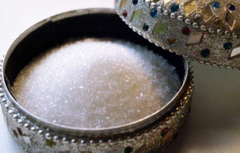 Jamie Oliver: Zaharul DISTRUGE vieti si ar trebui IMPOZITAT