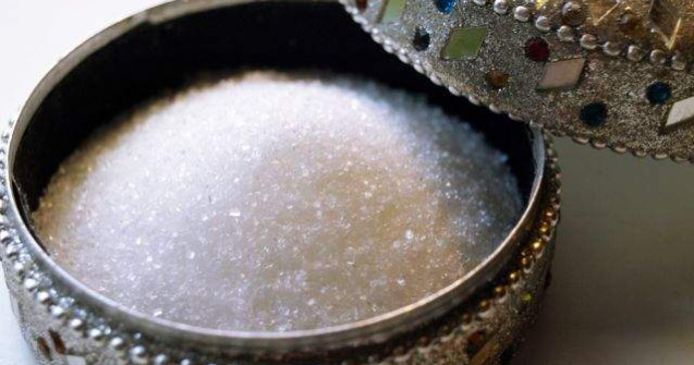 Jamie Oliver: Zaharul DISTRUGE vieti si ar trebui IMPOZITAT