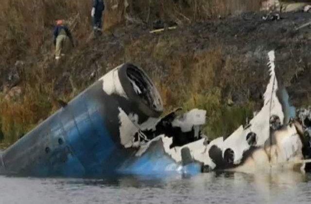 [Video] La 7 ani a SUPRAVIETUIT unui accident aviatic si a plecat dupa ajutor