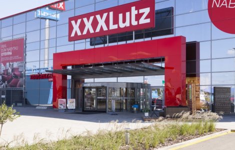 XXXLutz surprinde din nou: Preia Grupul Porta din Germania