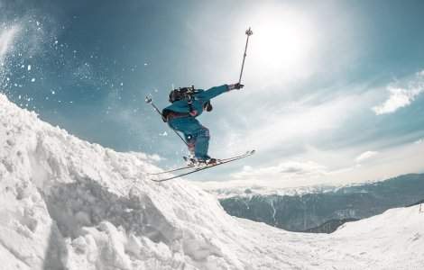 Cum pregătim eficient bagajul de vacanță pentru schi?