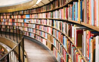 Descoperă cele trei cărți...