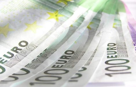 Euro ar putea ajunge la paritate cu dolarul in doi ani