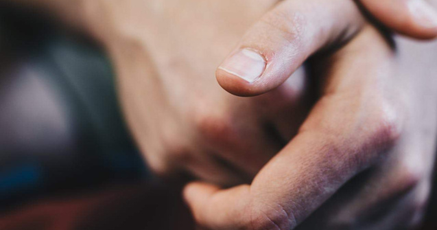 Mâinile și picioarele reci: semnele unei afecțiuni grave ce nu trebuie ignorate