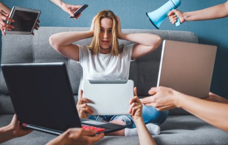 Dezvăluirea expertului: Cum poate igiena digitală să protejeze angajații de dezinformare?